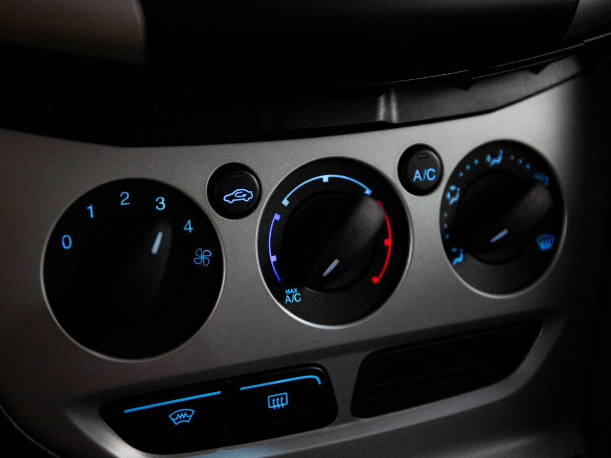 Ford Focus 2012 - фото автомобиля