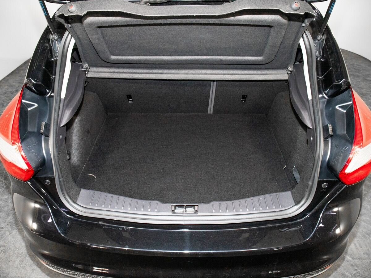 Ford Focus 2012 - фото автомобиля