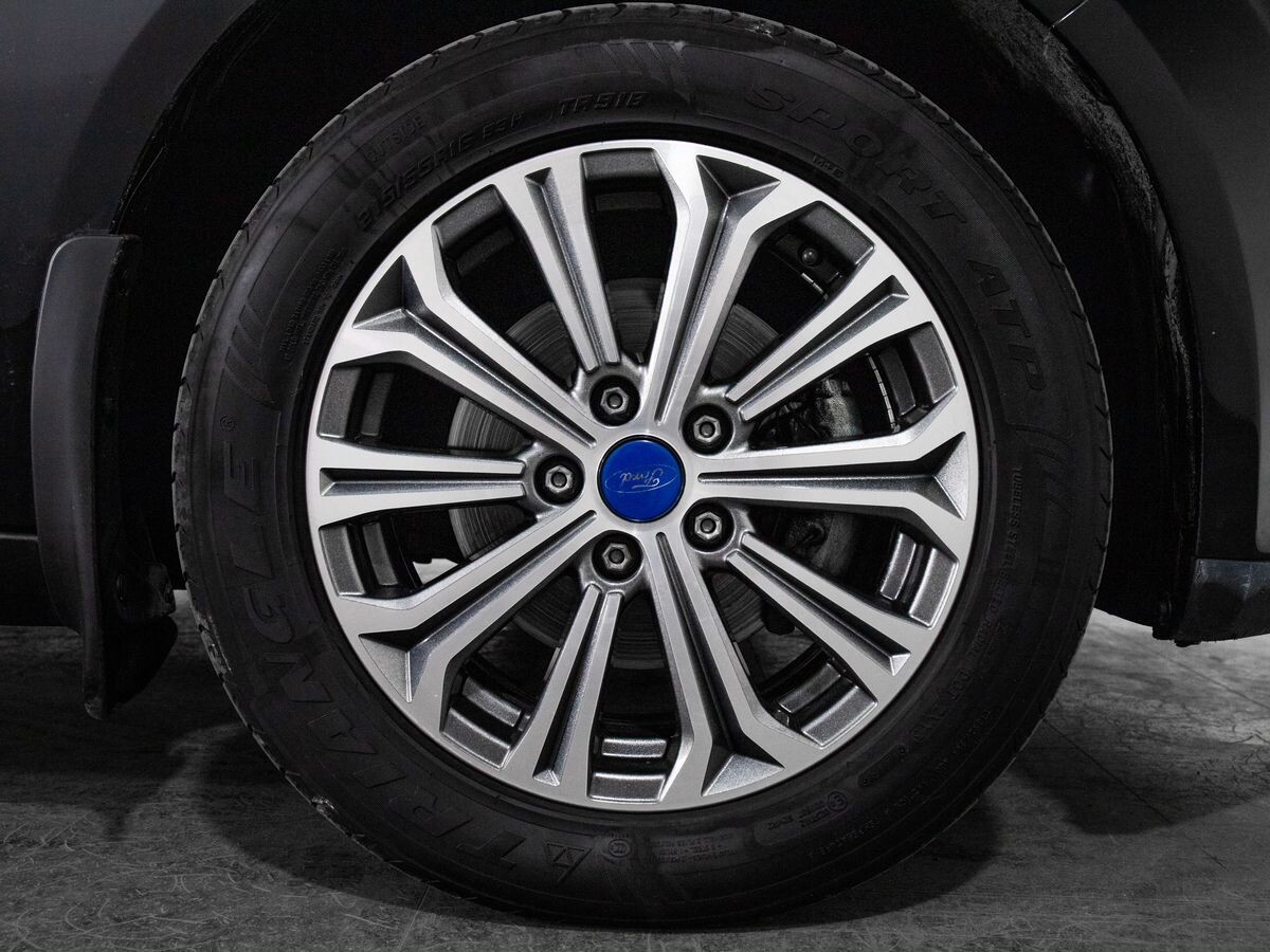 Ford Focus 2012 - фото автомобиля