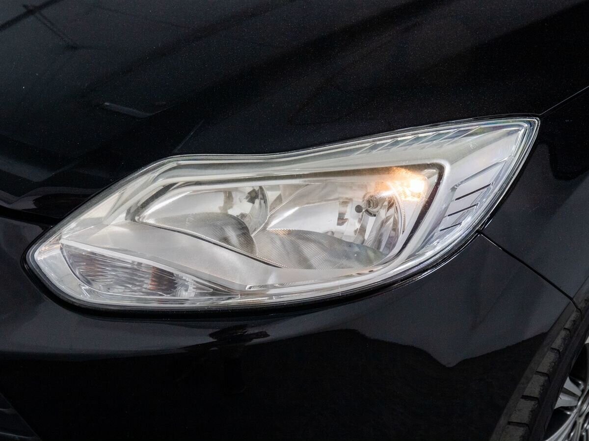 Ford Focus 2012 - фото автомобиля