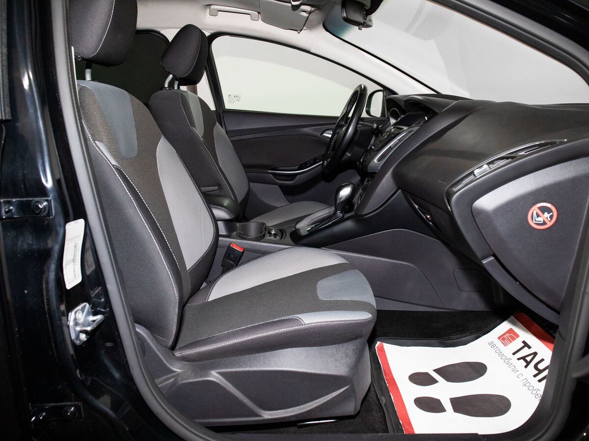 Ford Focus 2012 - фото автомобиля