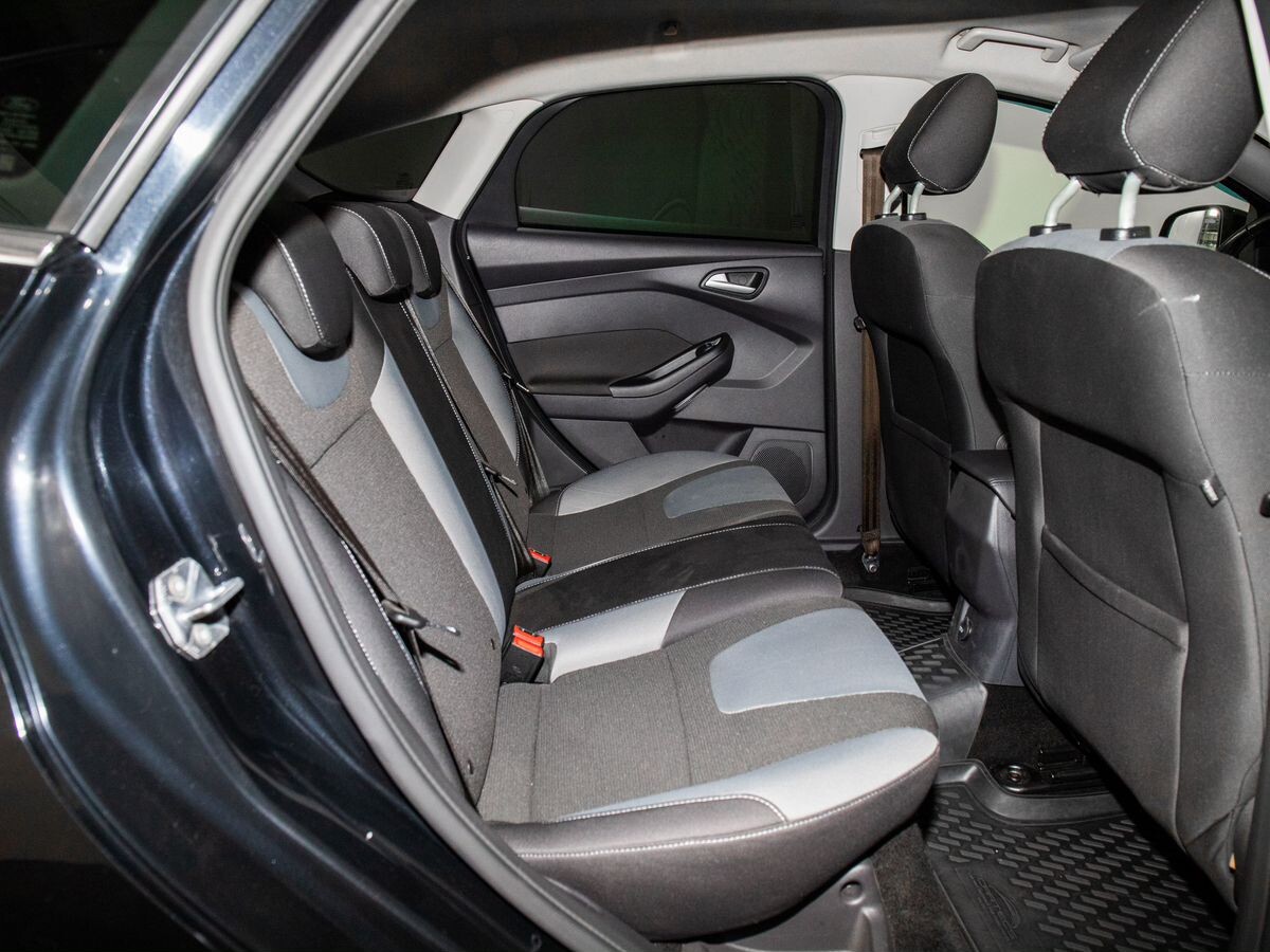 Ford Focus 2012 - фото автомобиля