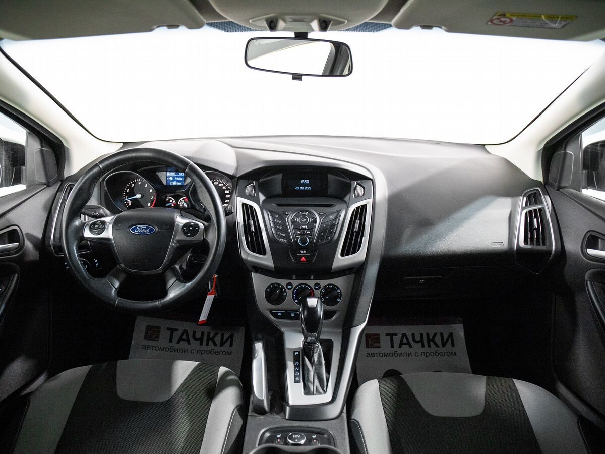 Ford Focus 2012 - фото автомобиля