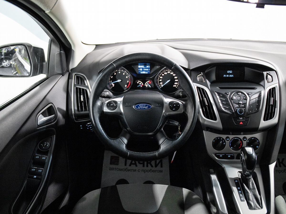 Ford Focus 2012 - фото автомобиля
