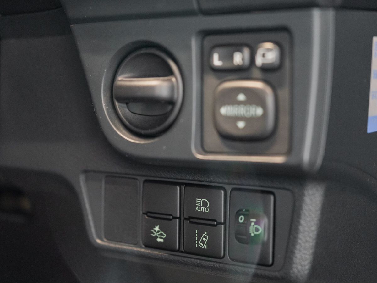 Toyota Corolla 2016 - фото автомобиля