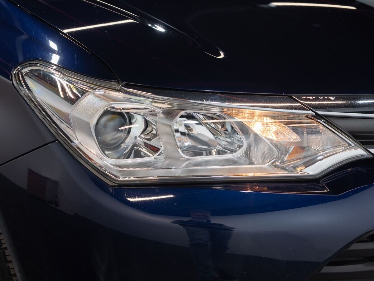 Toyota Corolla 2016 - фото автомобиля