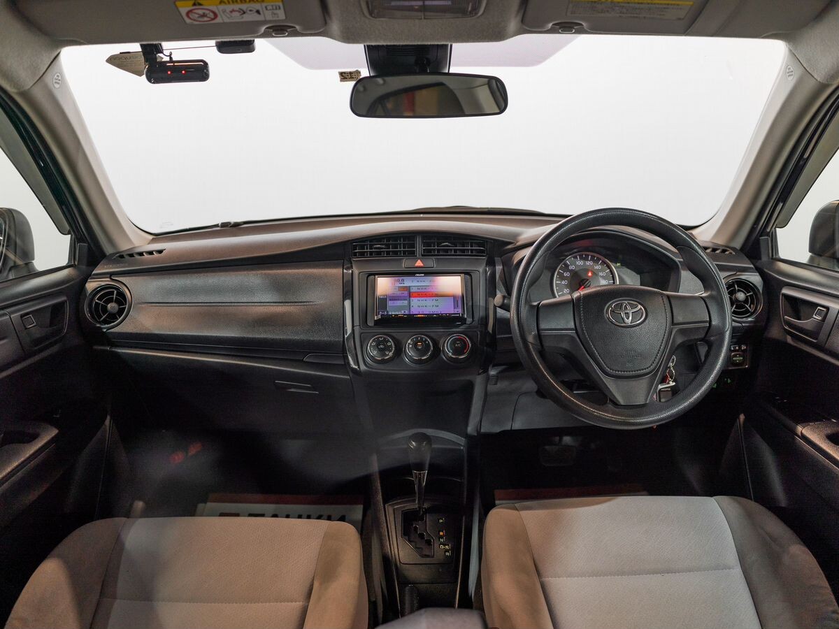 Toyota Corolla 2016 - фото автомобиля