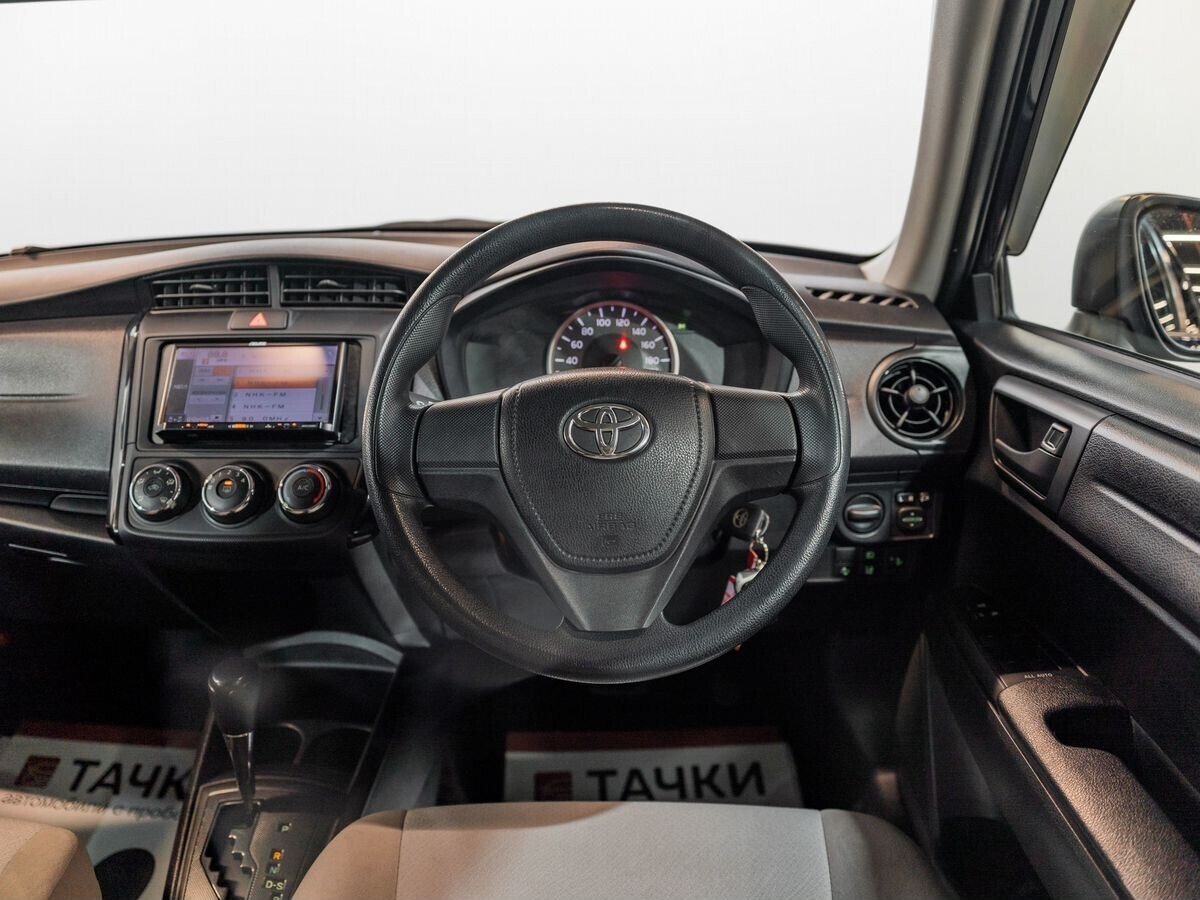 Toyota Corolla 2016 - фото автомобиля