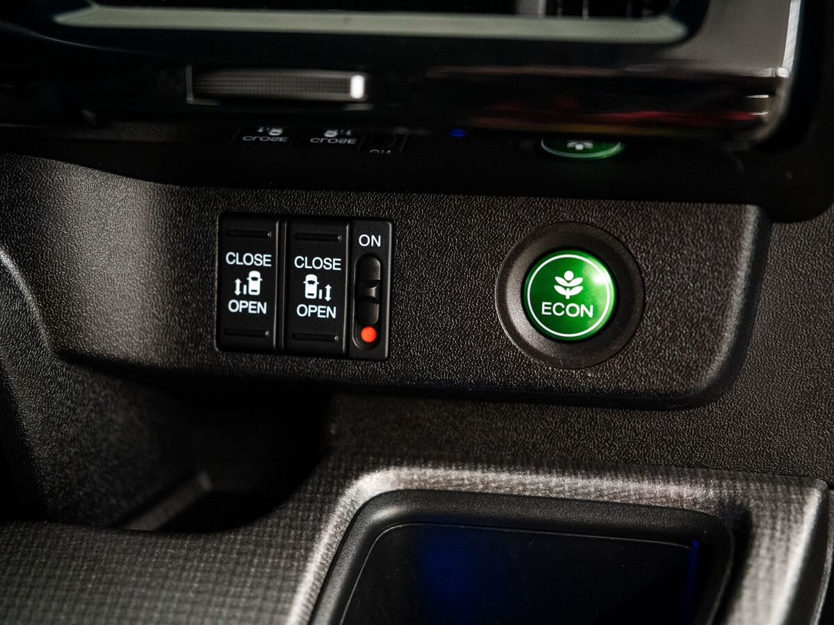 Honda Stepwgn 2020 - фото автомобиля