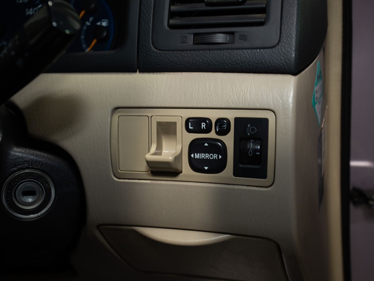 Toyota Corolla Spacio 2004 - фото автомобиля