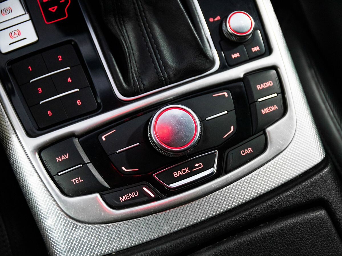 Audi A6 2011 - фото автомобиля