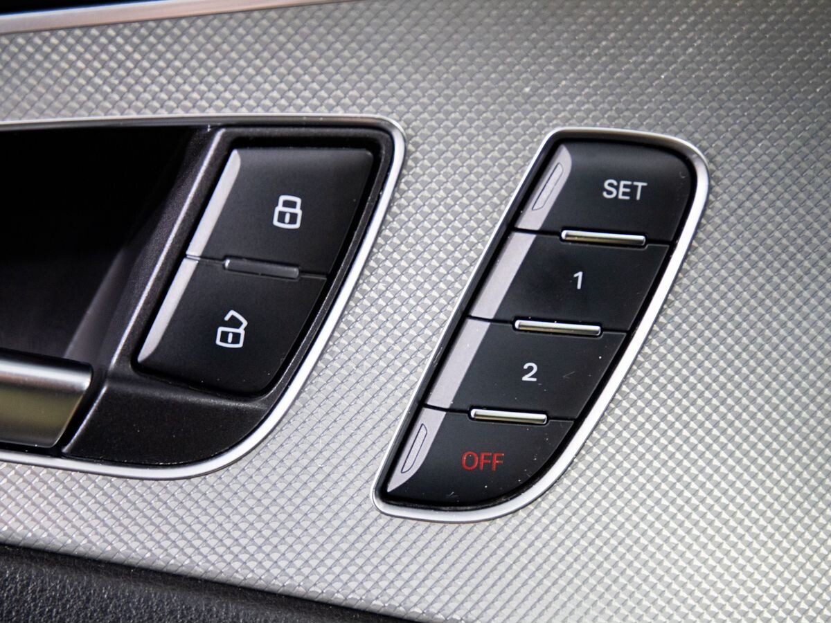 Audi A6 2011 - фото автомобиля