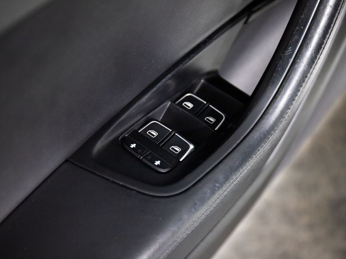 Audi A6 2011 - фото автомобиля