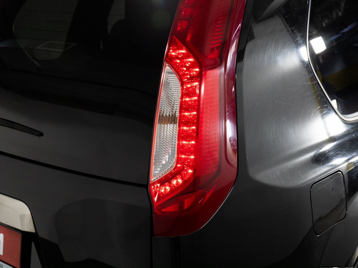 Nissan X-Trail 2011 - фото автомобиля