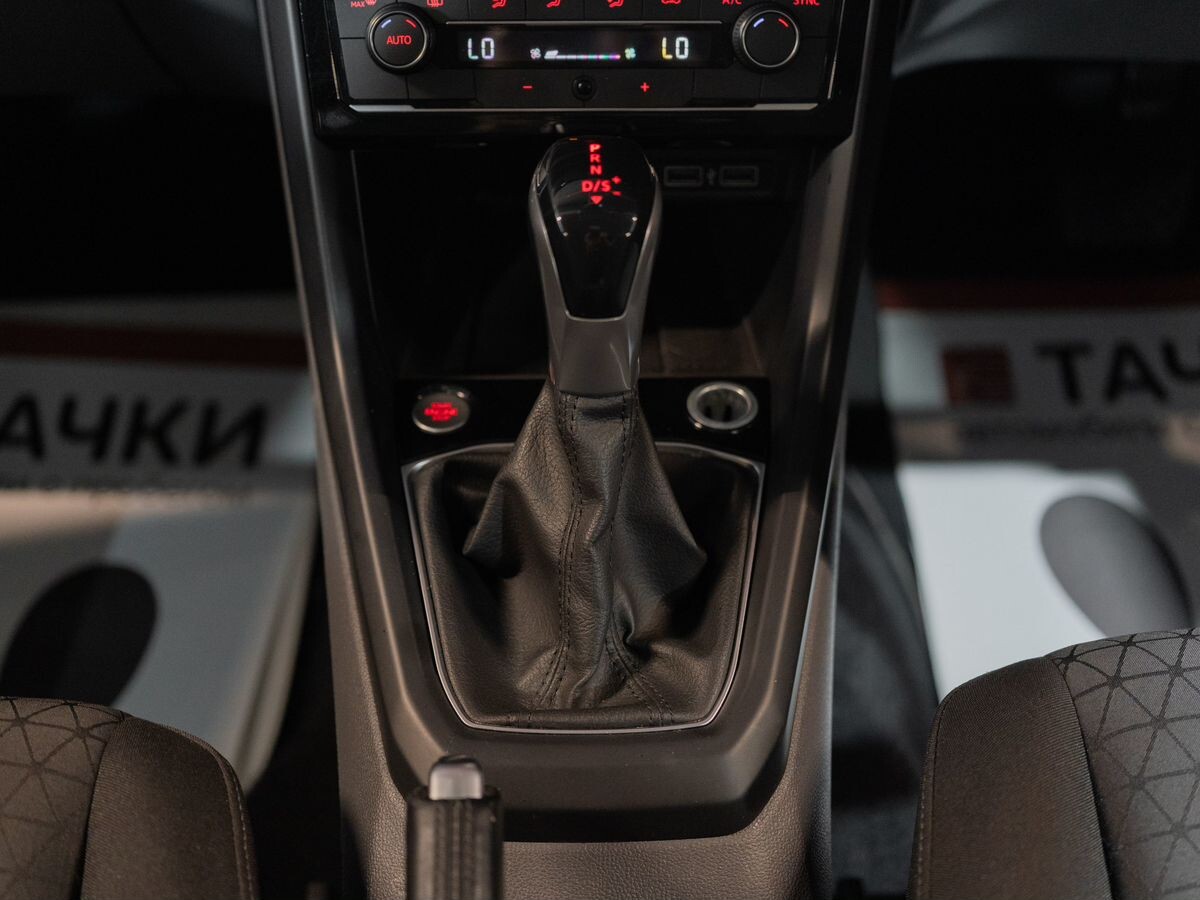 Volkswagen T-Cross 2019 - фото автомобиля