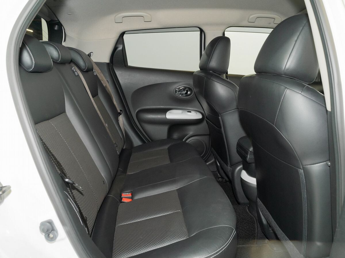 Nissan Juke 2012 - фото автомобиля