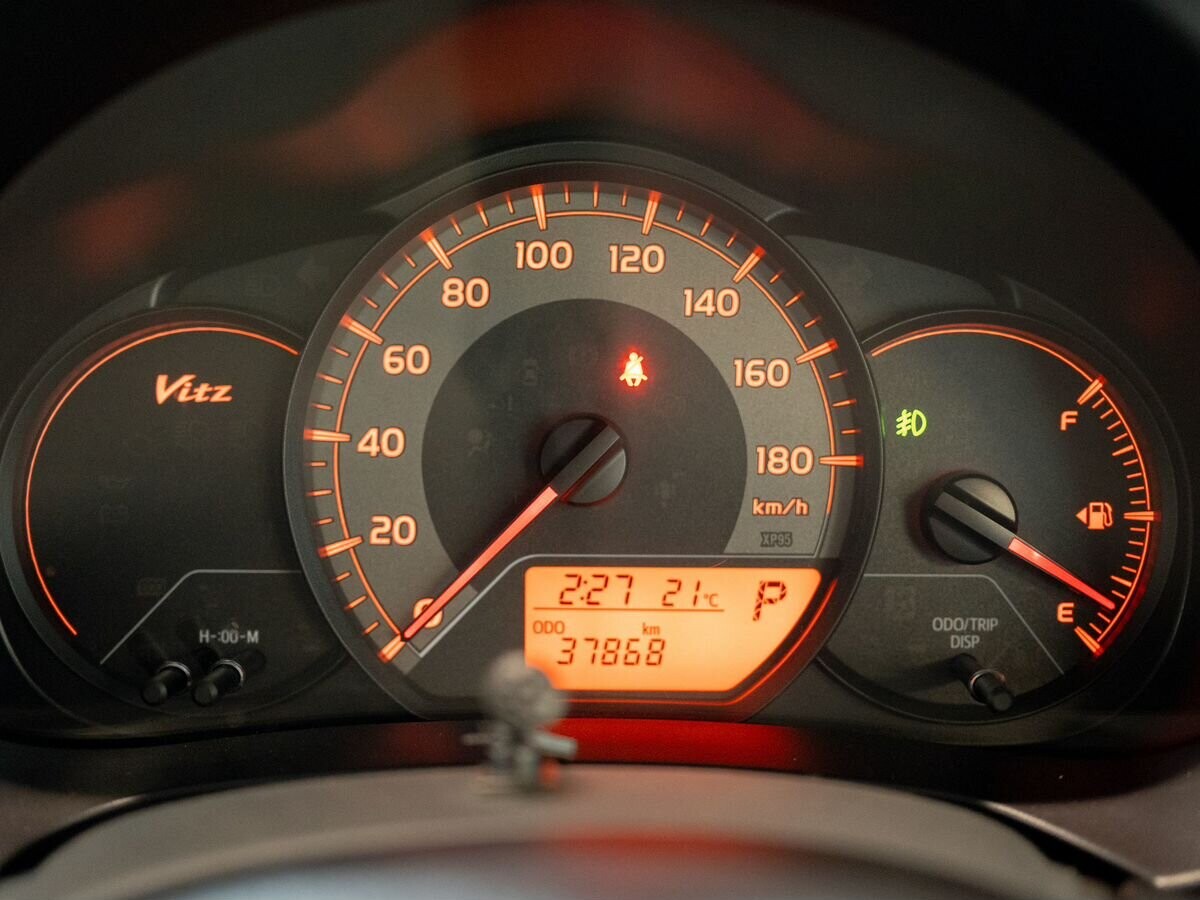 Toyota Vitz 2018 - фото автомобиля