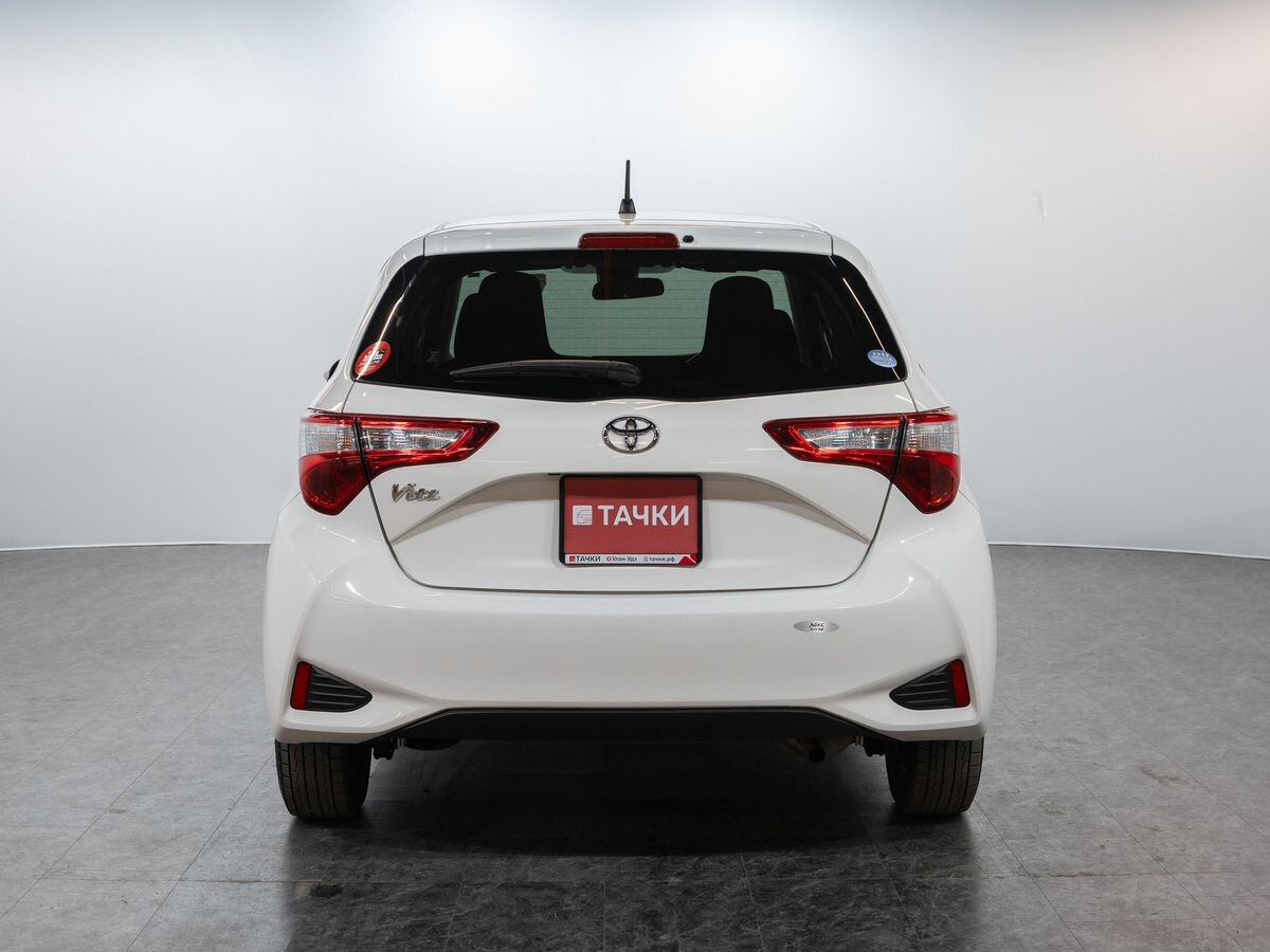 Toyota Vitz 2018 - фото автомобиля