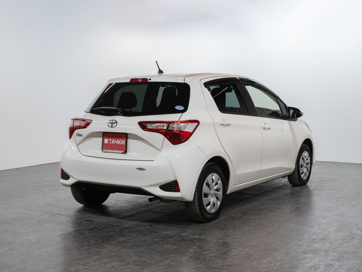 Toyota Vitz 2018 - фото автомобиля