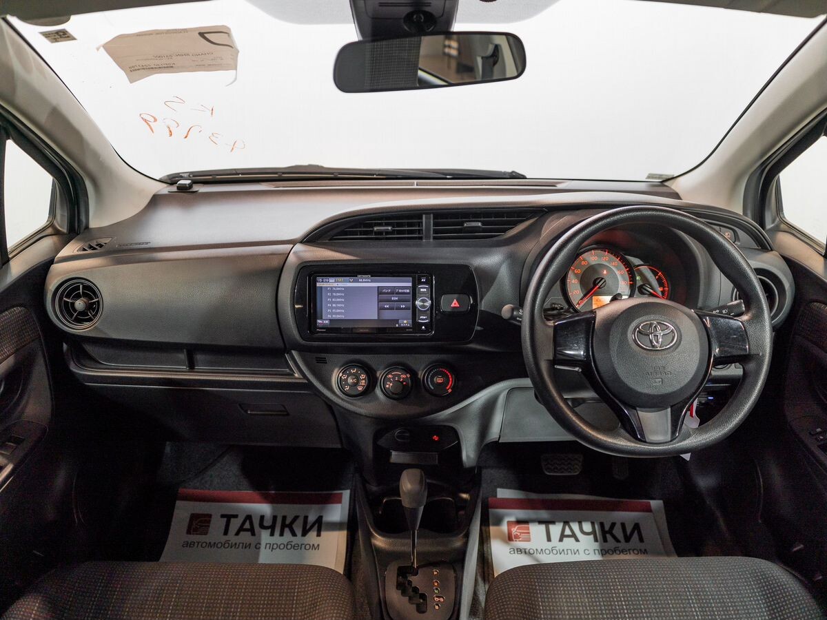 Toyota Vitz 2018 - фото автомобиля