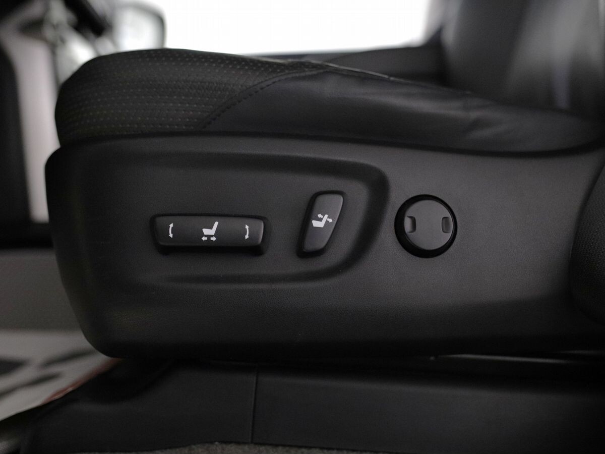 Toyota Land Cruiser Prado 2012 - фото автомобиля