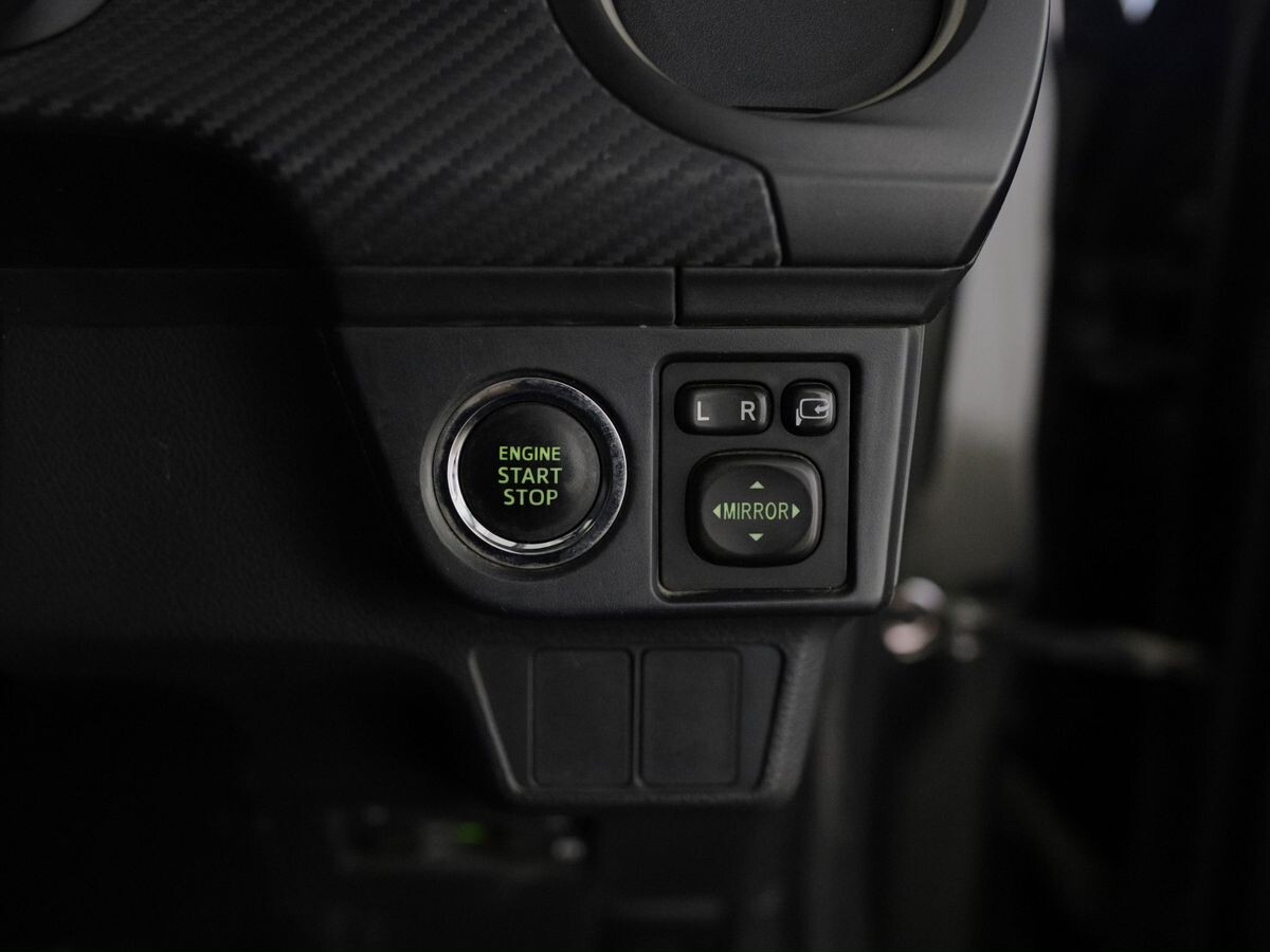 Toyota Corolla 2012 - фото автомобиля