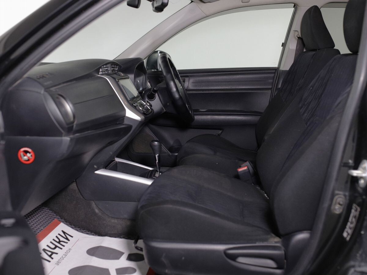 Toyota Corolla 2012 - фото автомобиля