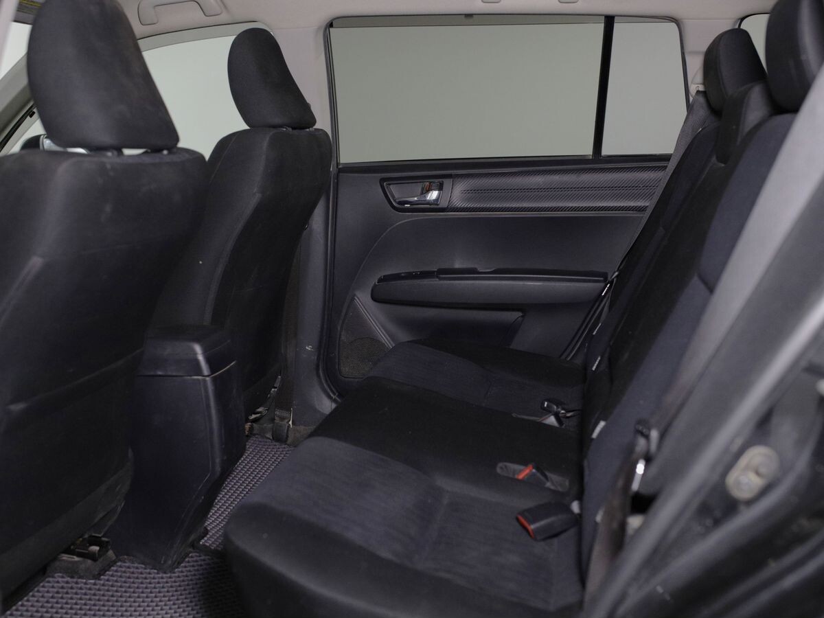 Toyota Corolla 2012 - фото автомобиля