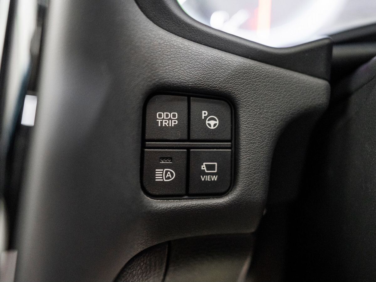 Toyota Crown 2019 - фото автомобиля