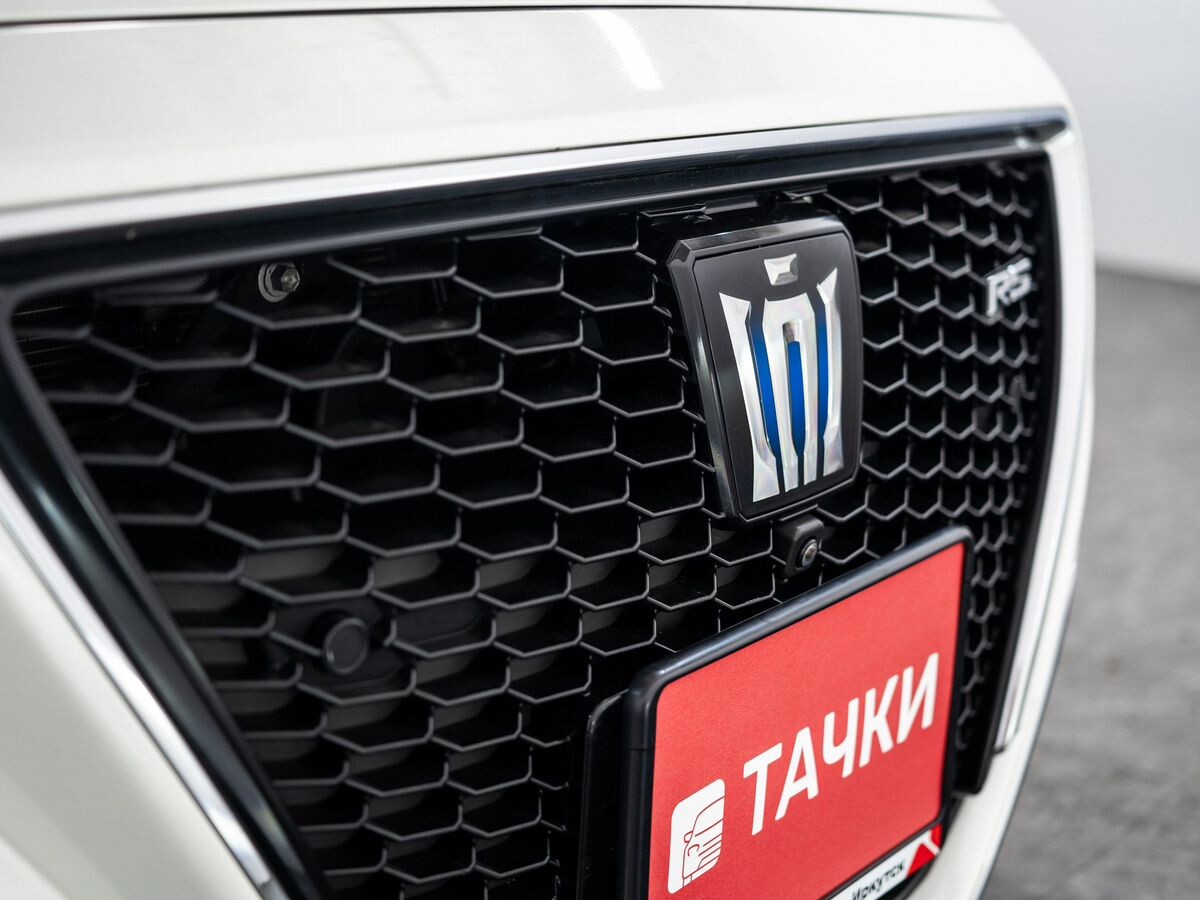 Toyota Crown 2019 - фото автомобиля