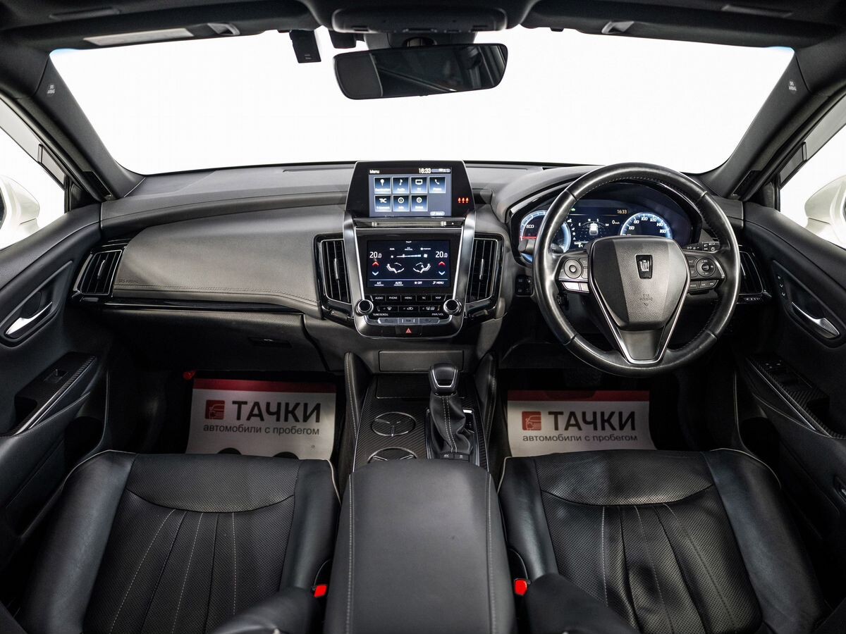 Toyota Crown 2019 - фото автомобиля