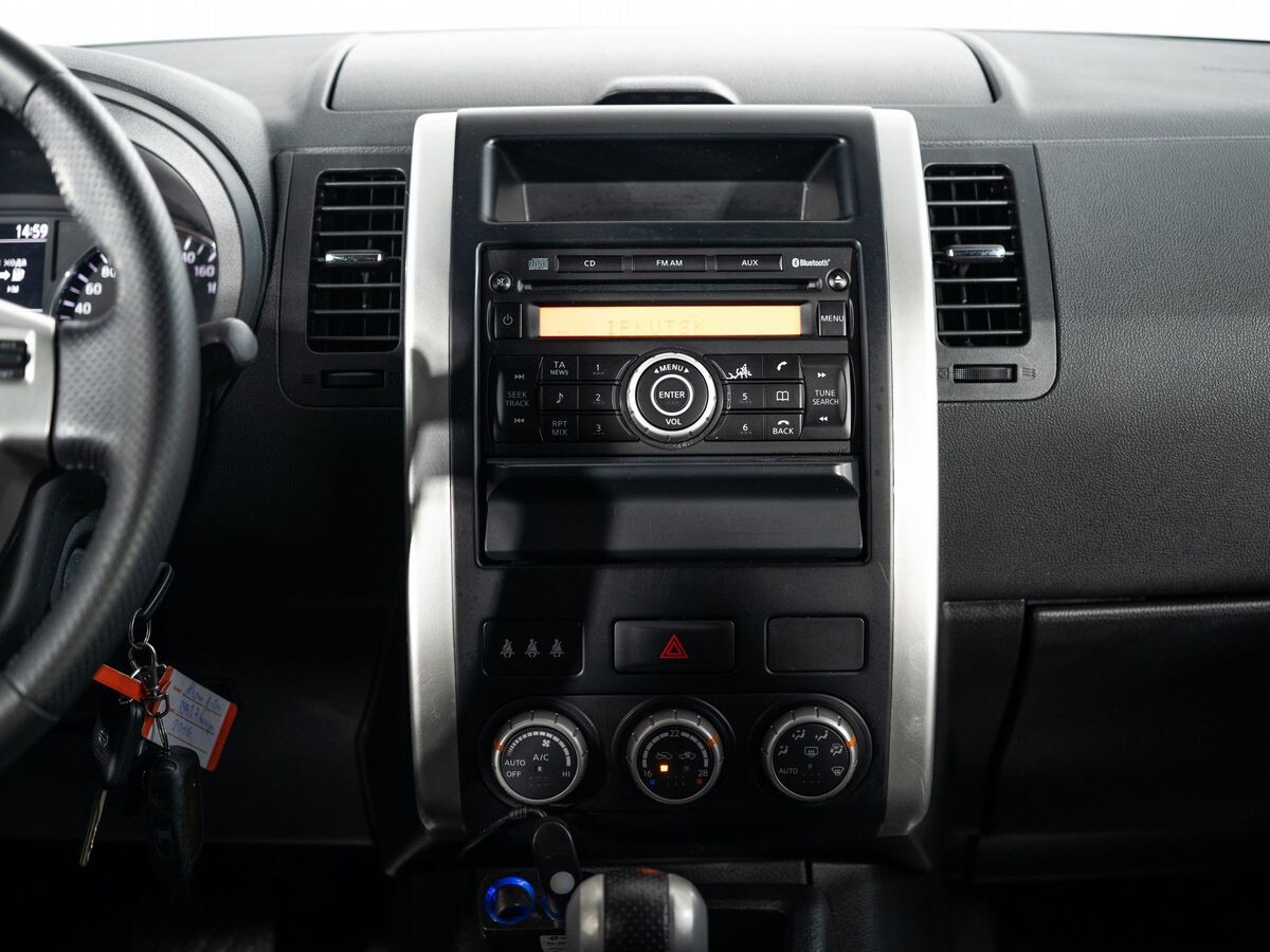 Nissan X-Trail 2011 - фото автомобиля