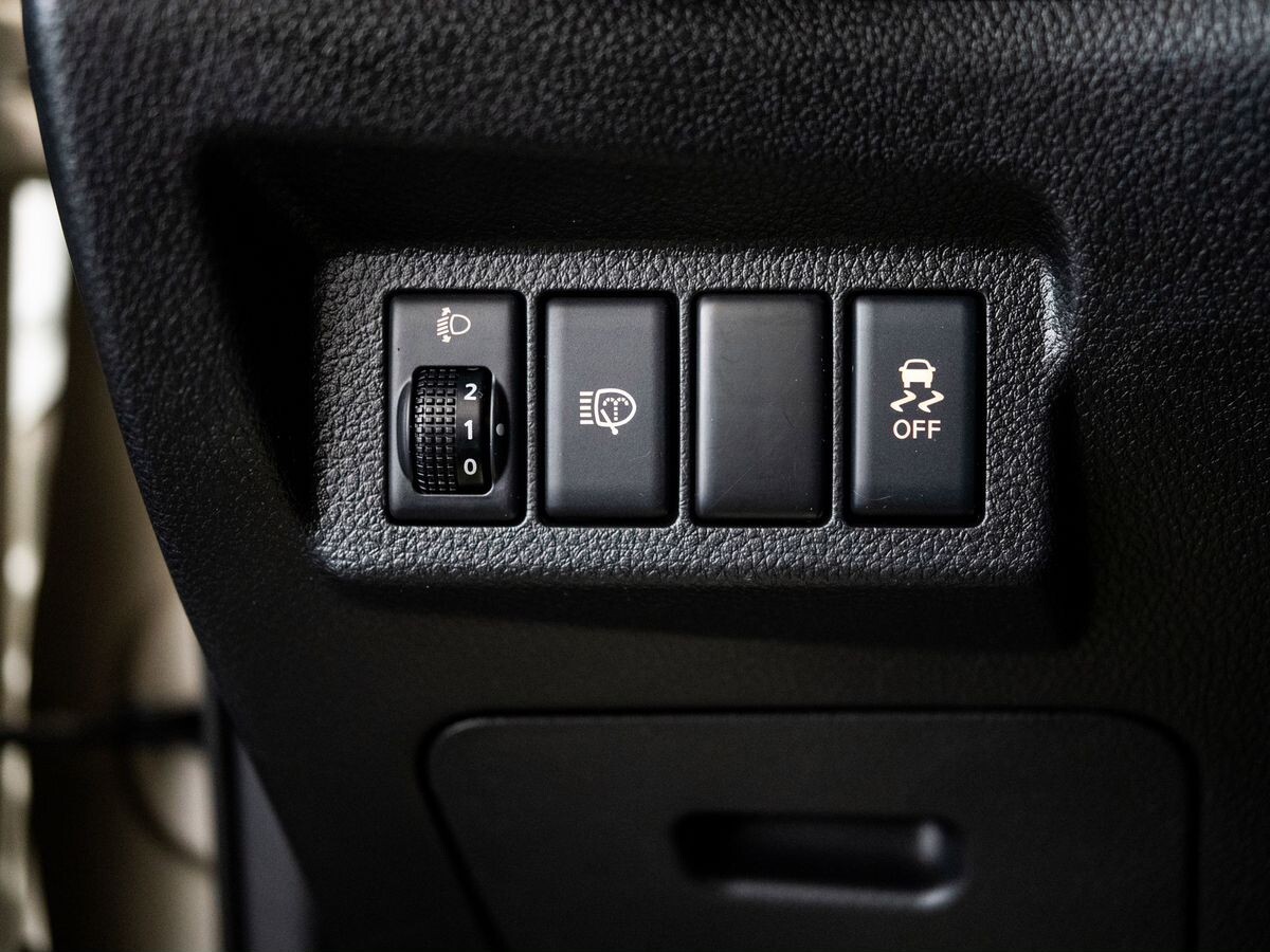 Nissan X-Trail 2011 - фото автомобиля