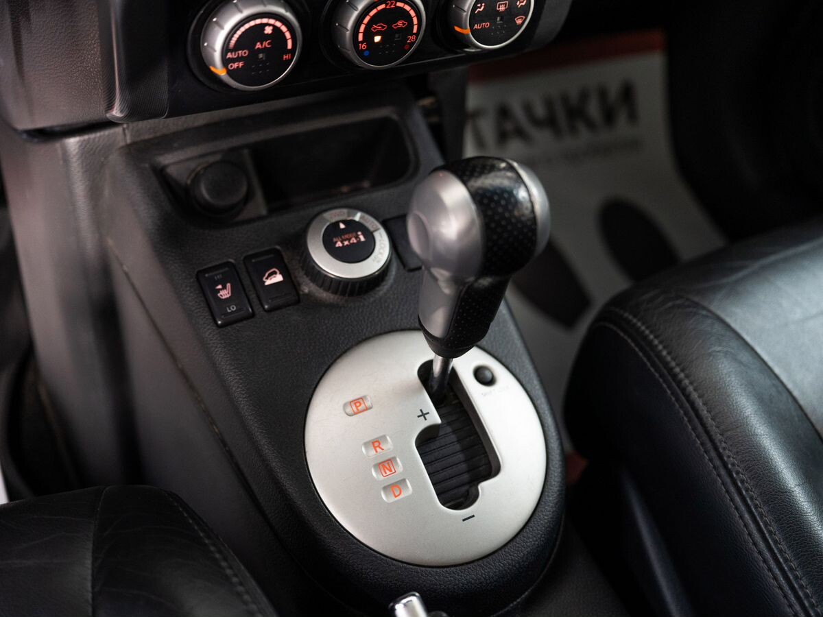 Nissan X-Trail 2010 - фото автомобиля