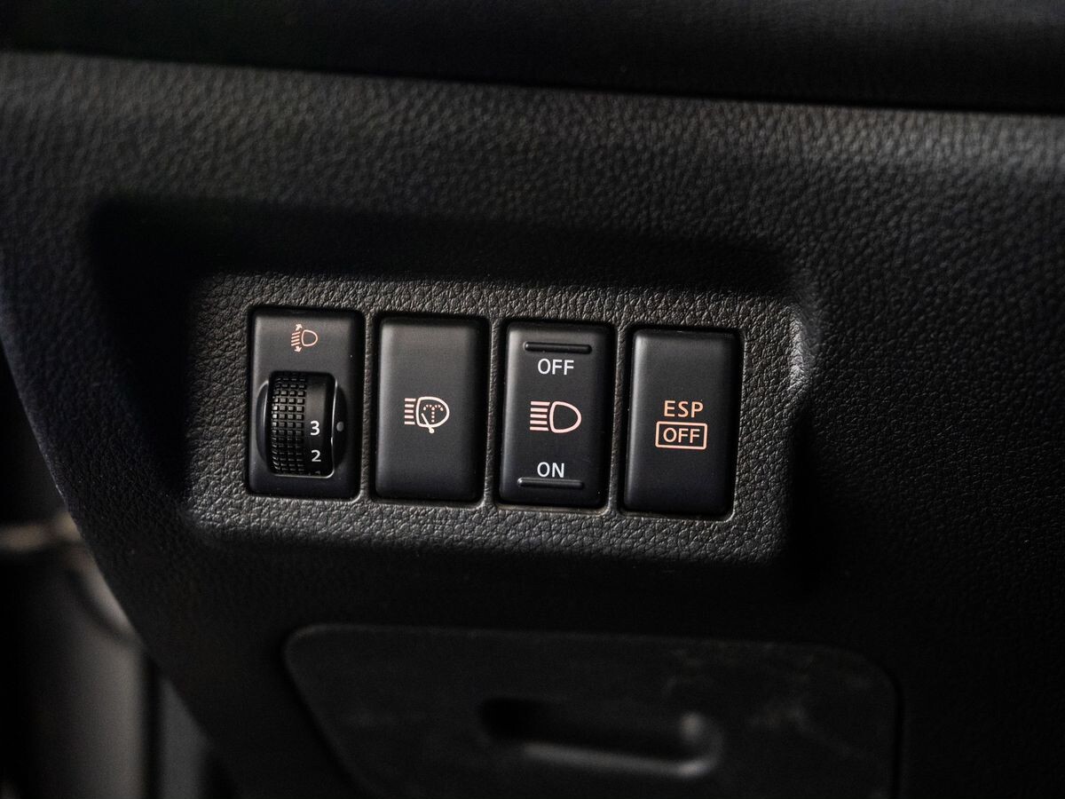 Nissan X-Trail 2010 - фото автомобиля