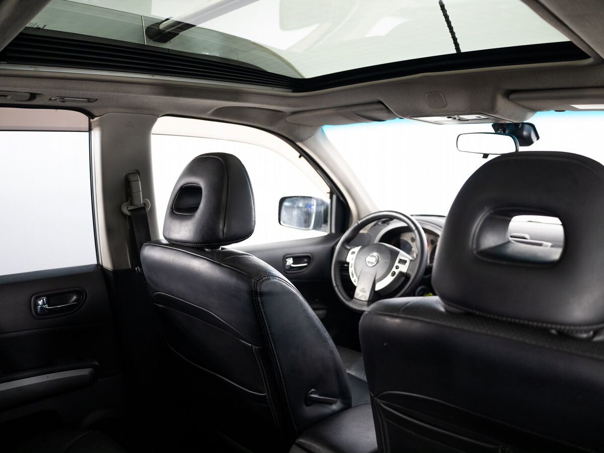 Nissan X-Trail 2010 - фото автомобиля