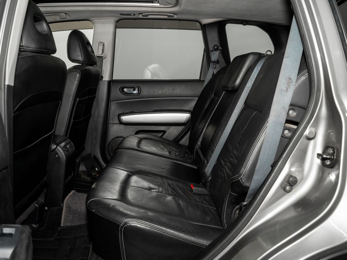 Nissan X-Trail 2010 - фото автомобиля