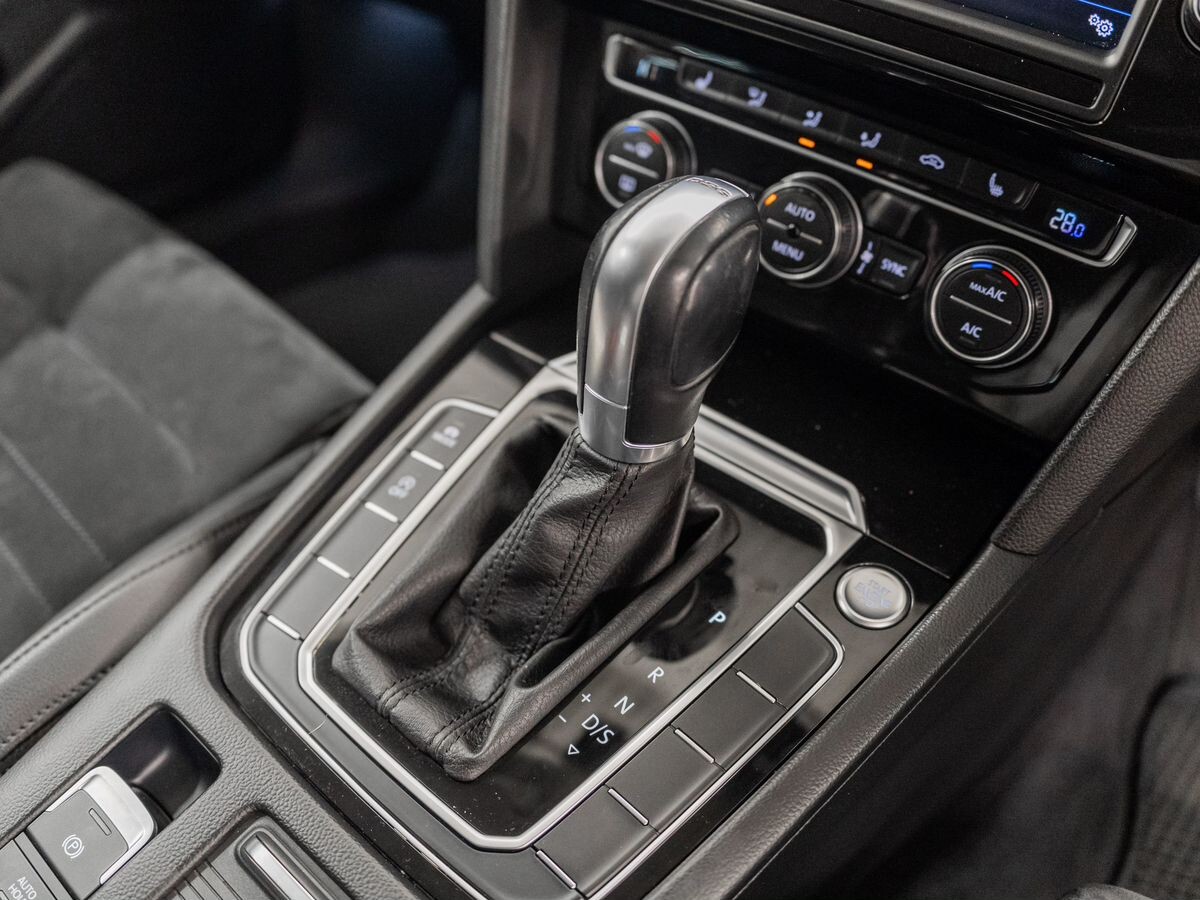 Volkswagen Passat 2016 - фото автомобиля