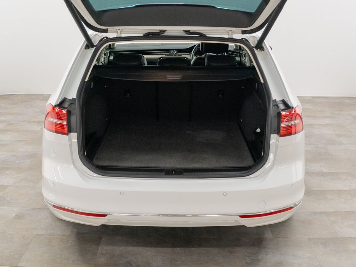 Volkswagen Passat 2016 - фото автомобиля