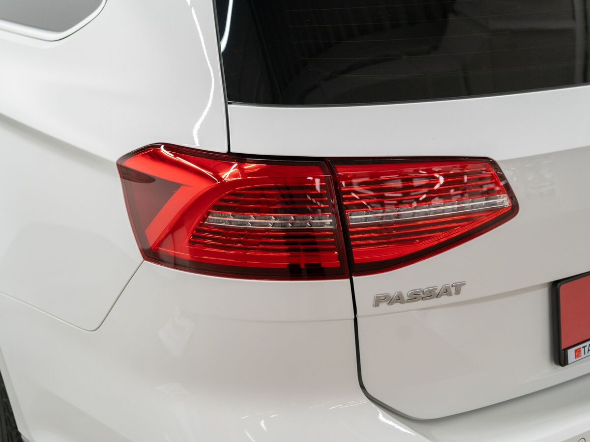 Volkswagen Passat 2016 - фото автомобиля