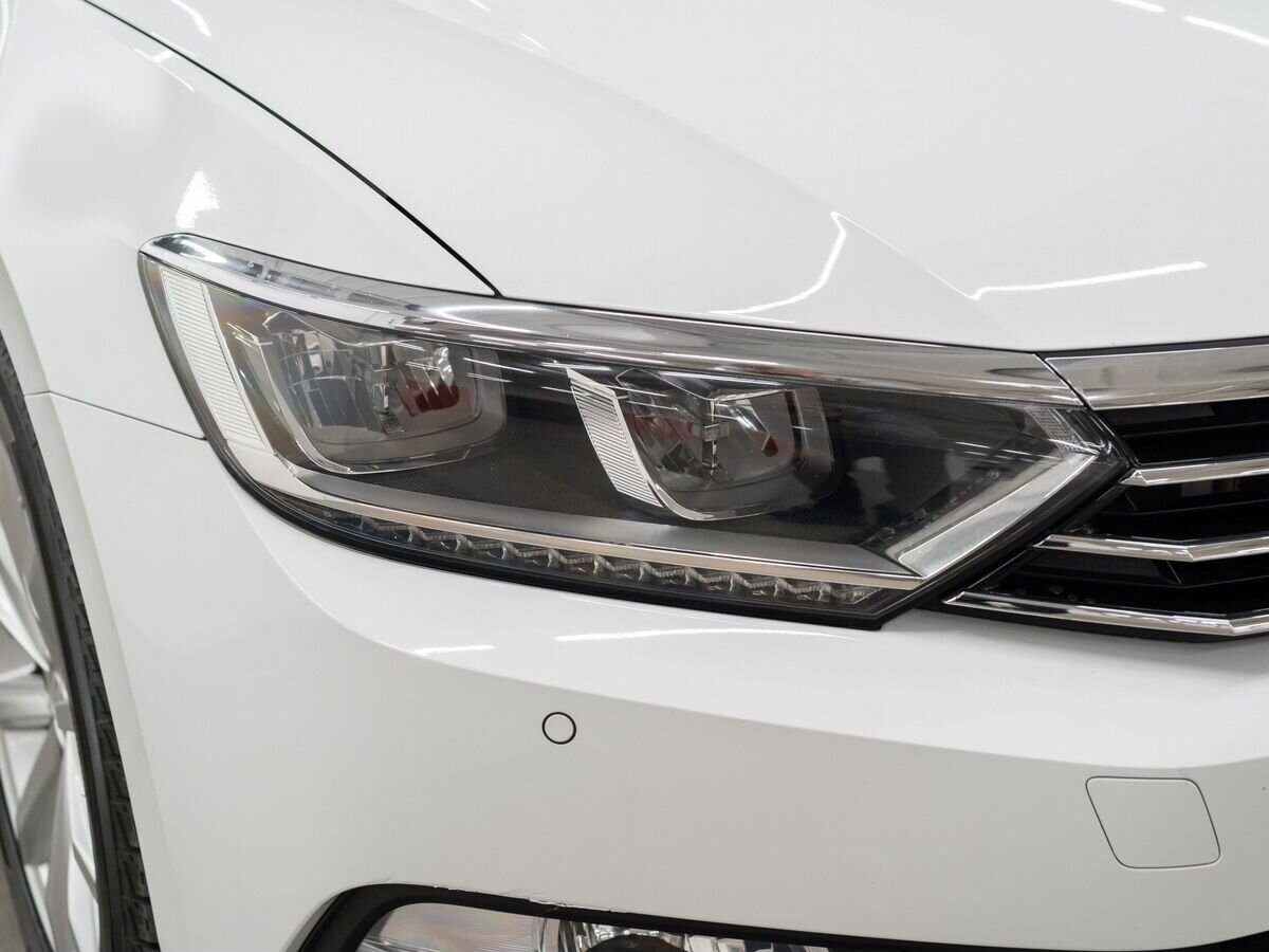 Volkswagen Passat 2016 - фото автомобиля