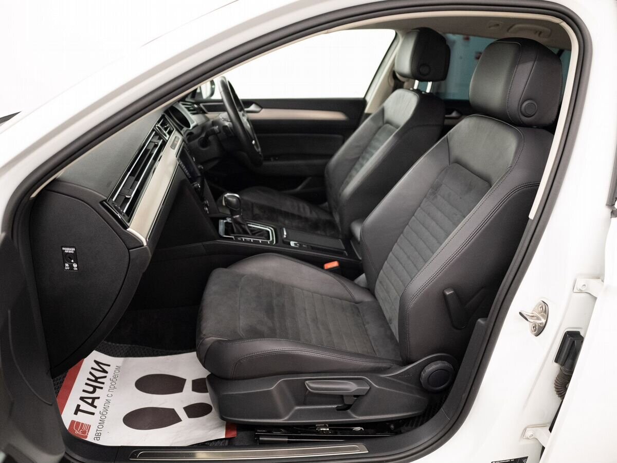 Volkswagen Passat 2016 - фото автомобиля