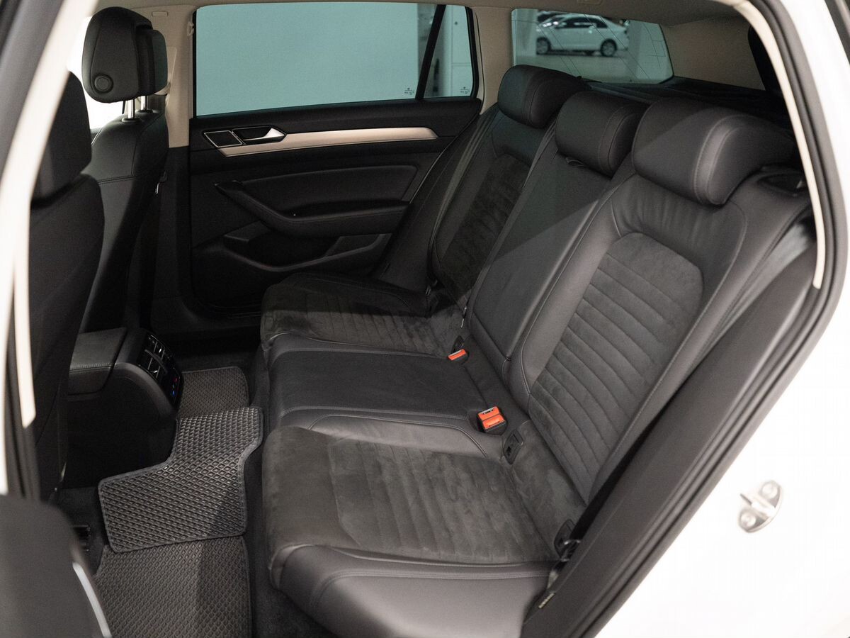 Volkswagen Passat 2016 - фото автомобиля