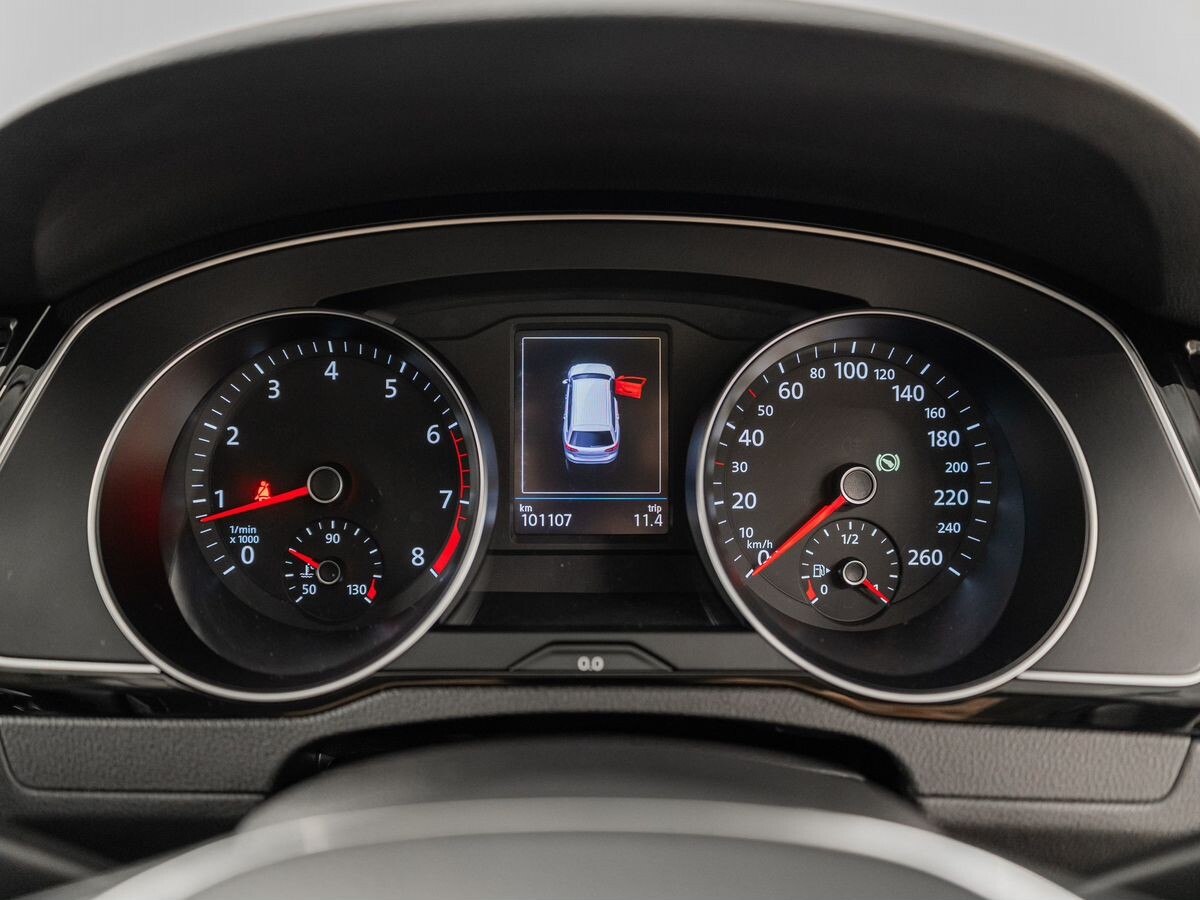 Volkswagen Passat 2016 - фото автомобиля