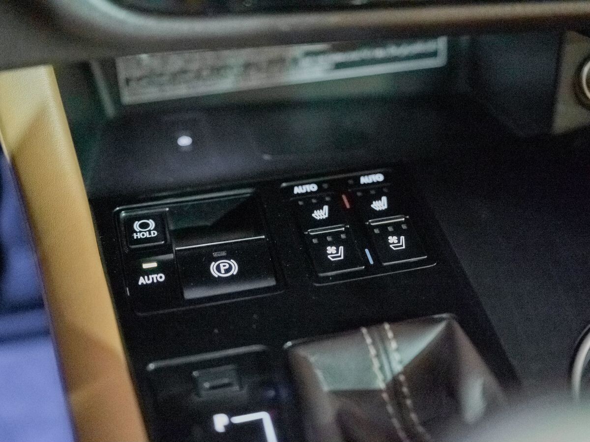 Lexus RX 2017 - фото автомобиля