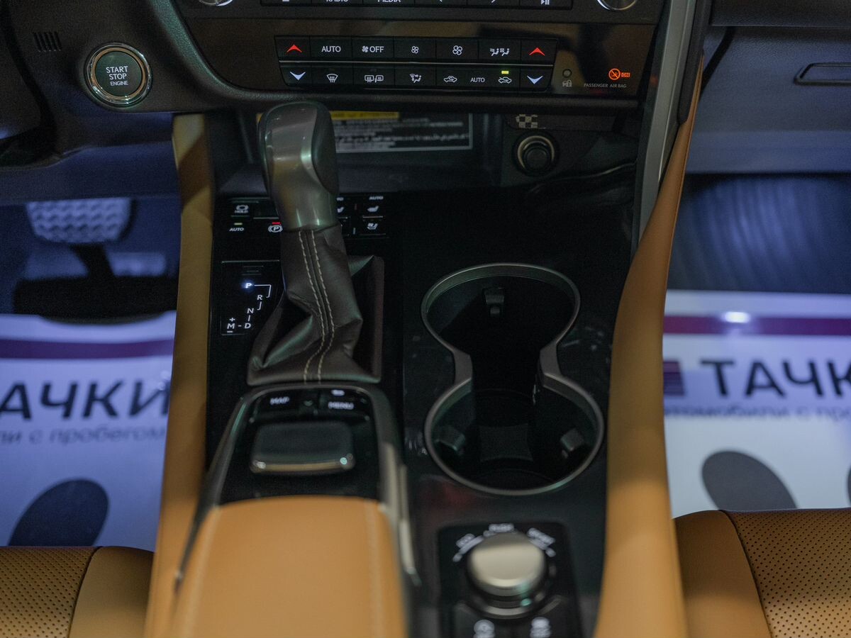 Lexus RX 2017 - фото автомобиля