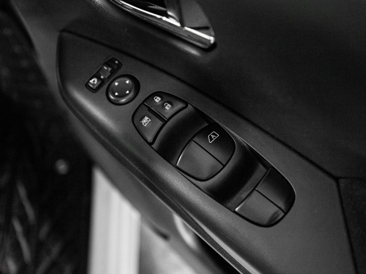 Nissan Serena 2019 - фото автомобиля