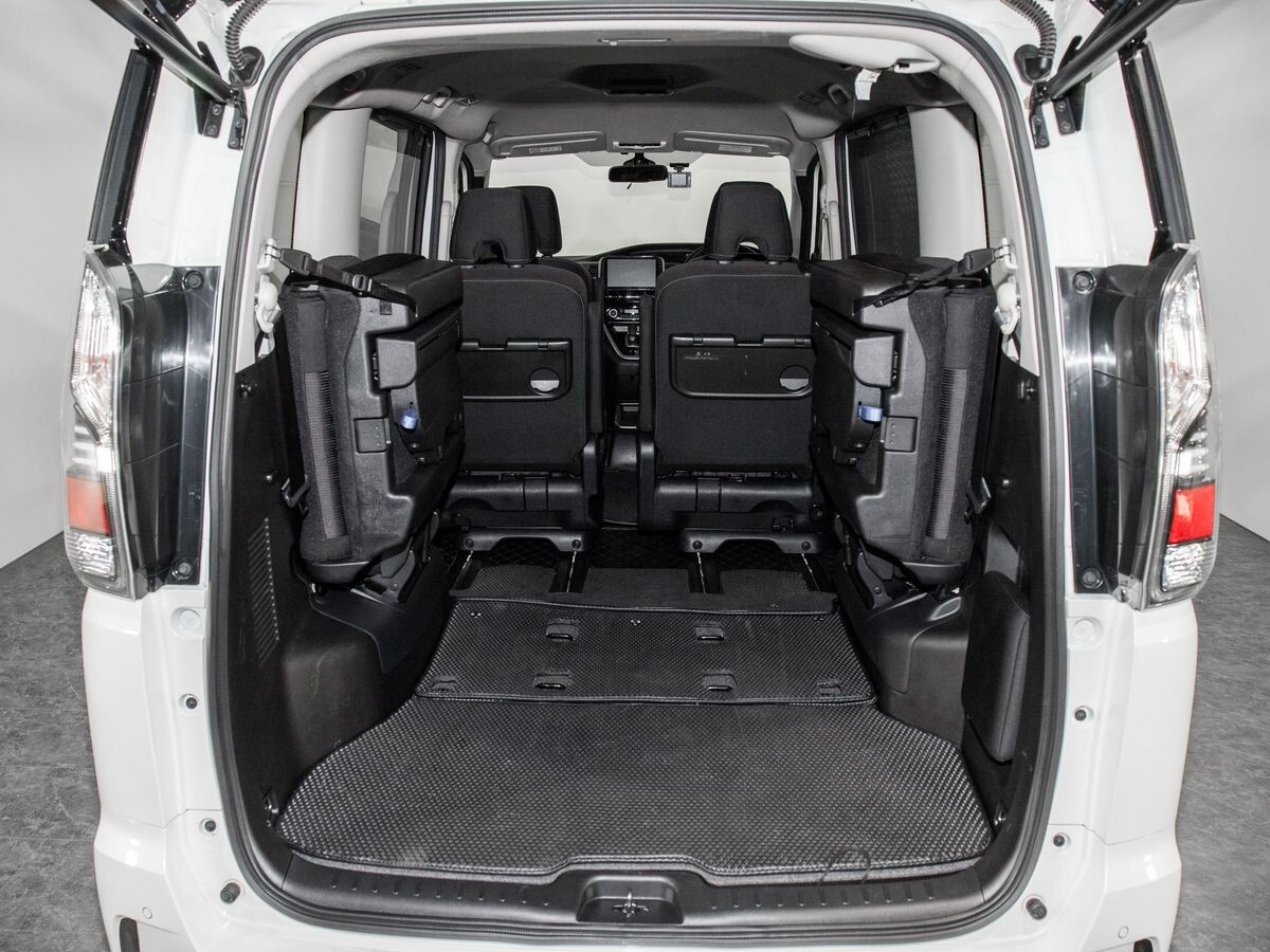 Nissan Serena 2019 - фото автомобиля