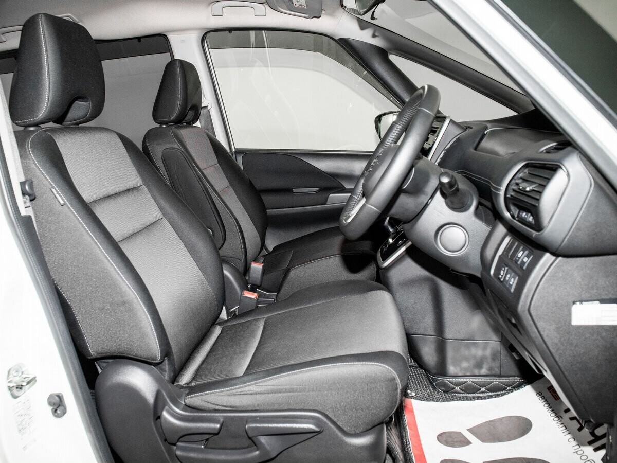 Nissan Serena 2019 - фото автомобиля