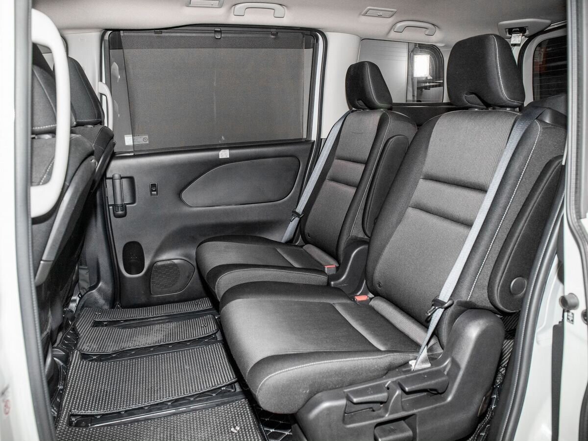 Nissan Serena 2019 - фото автомобиля